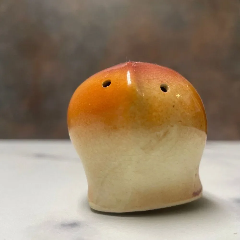 Vintage One Piece 'Long Pig' Salt & Pepper Shaker. Unique Collectible!